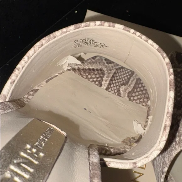 *Vince Camuto IM-DAHRA ROCCIA White Gold DOMINO Snake Print Open Toe Wedges - Picture 14 of 16